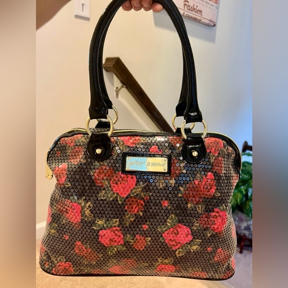 Betsy Johnson Sequined bag! Perfect for the winter Season! EXCELLENT Condition! - Picture 1 of 7